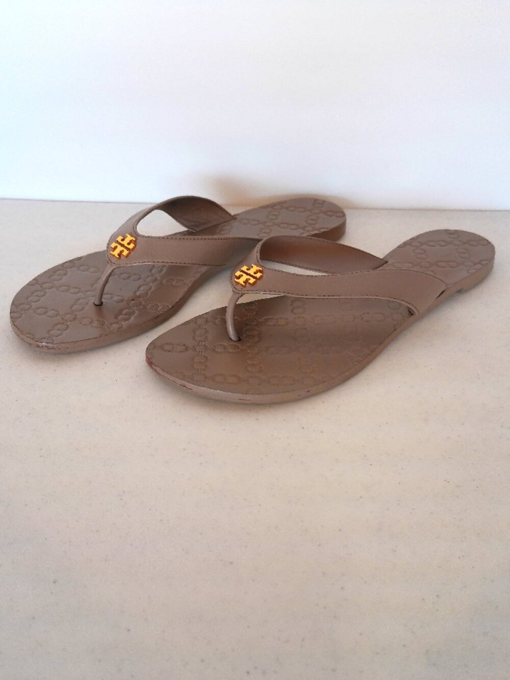 Tory Burch Monroe Thong Sandals Size 8 French Gray Vegan Nappa Leather